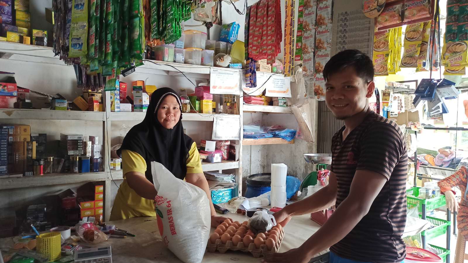 BNI Wilayah 01 sendiri diberikan tugas untuk menyalurkan sebanyak 1.872 KPM untuk program bansos PKH, dan sebanyak 3.493 KPM untuk program sembako.
