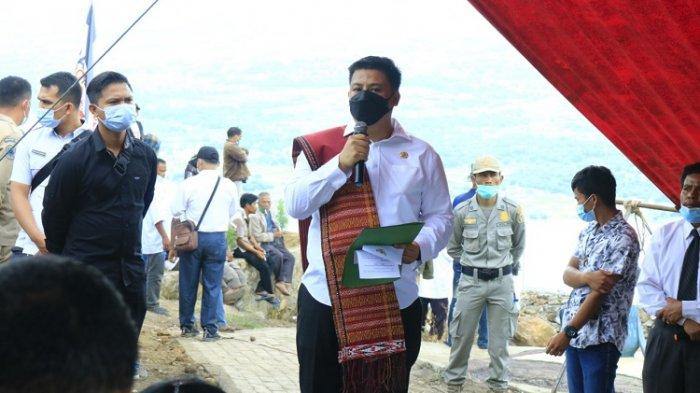 Bupati Samosir Vandiko Gultom.