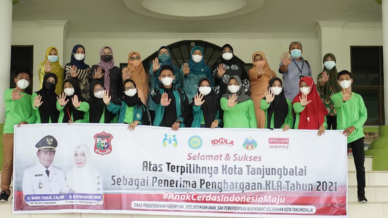 Pemko Tanjungbalai yang menerima penghargaan Kota Layak Anak (KLA) Kategori Madya. (istimewa)