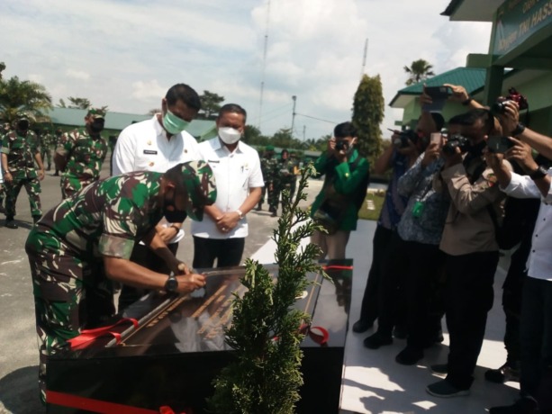 Peresmian Aula Pantai Timur di Makorem 022/PT, Kamis (13/1).