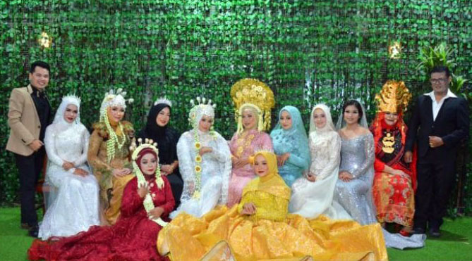 Foto: Model dan pelaku profesi Makeup Artist generasi milenial.