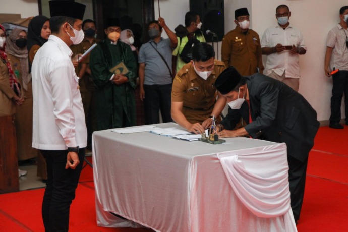 Pengambilan Sumpah Jabatan dan Pelantikan/Pengangkatan Kembali Budi Utari sebagai Sekda Kota Pematangsiantar. 
