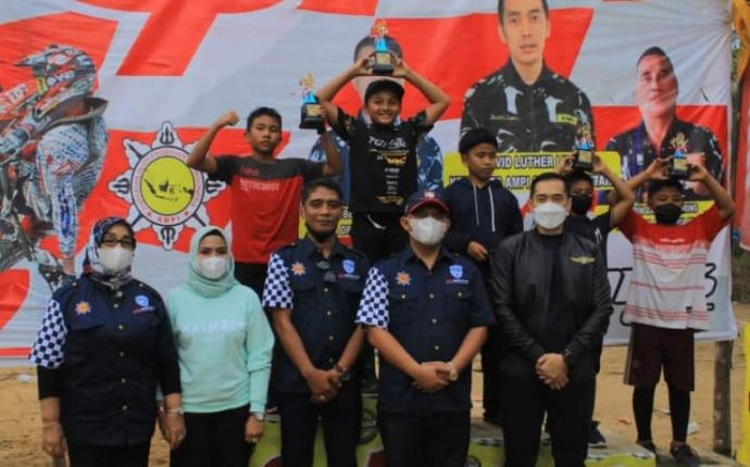Foto: Penutupan motorcross kegiatan AMPI Labuhanbatu.