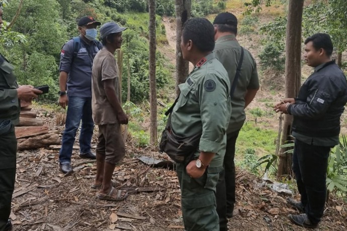 Foto: Penangkapan perambah hutan di kawasan Nabundong.