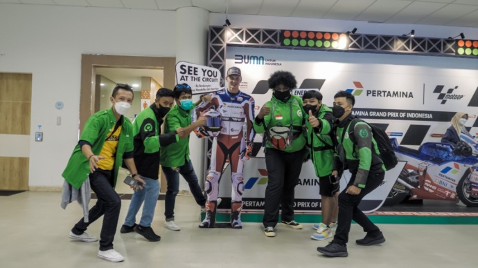 Driver mitra Gojek pemenang kompetisi di medsos diboyong nonton MotoGP ke Mandalika.