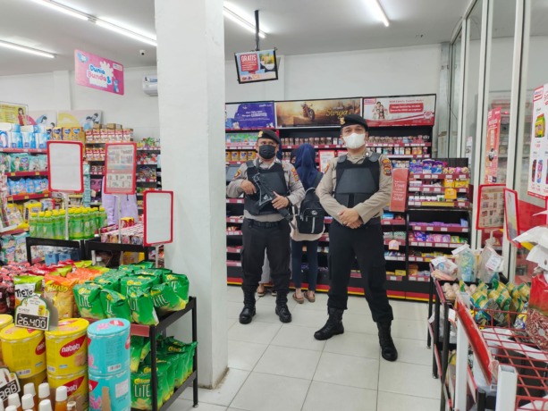 Senin (7/3/2022) malam mulai pukul 20.00 WIB, Sat Samapta Polres Tanjungbalai kembali melaksanakan kegiatan Patroli Blue Light di tempat-tempat yang dianggap rawan kamtibmas yang ada di Kota Tanjungbalai.