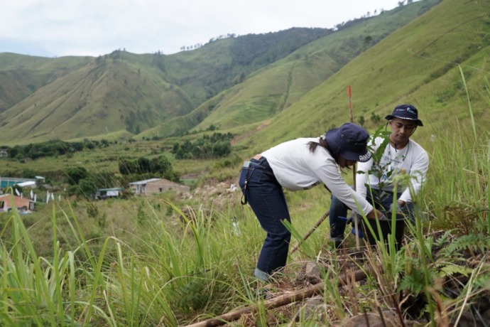 PT INALUM melakukan program penanaman pohon di kawasan Paropo, sebagai bagian dari pelaksanaan program Bakti BUMN untuk Indonesia yang berlangsung di Sumatera Utara.