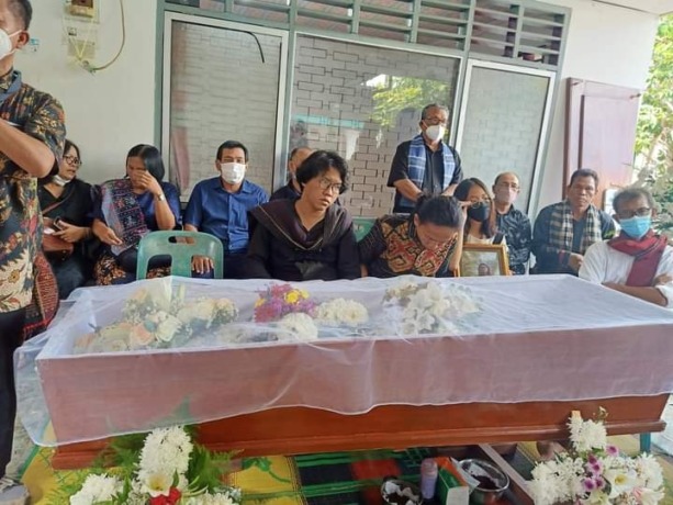 Jenazah David Siallagan disemayamkan di rumah duka, Jalan Sarulla, Kelurahan Martimbang, Kecamatan Siantar Selatan, Kota Pematangsiantar, Selasa (10/5/2022).