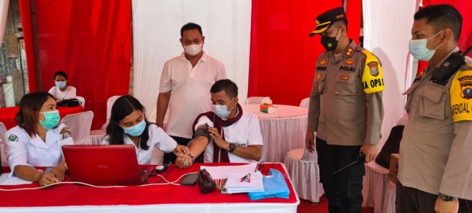 Anggota DPR RI Hinca IP Panjaitan mengunjungi Pos Pam Lebaran di Tanjungbalai.