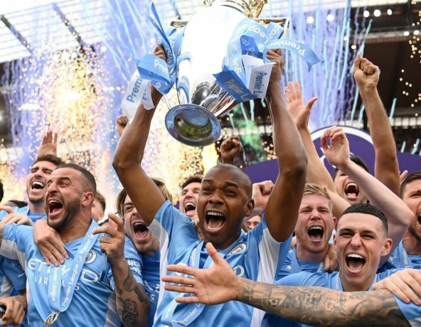 Manchester City menyabet gelar juara Liga Inggris.