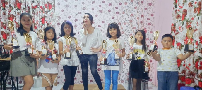 Pemenang lomba menyanyi Joy’s Bina Vocalia Pematangsiantar.