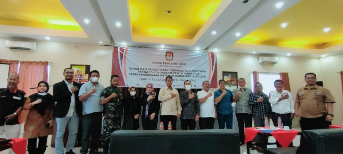 Komisioner KPU, Bawaslu dan perwakilan Partai Politik di Kabupaten Simalungun.