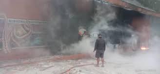 Rumah hantu Mike Holiday terbakar, Sabtu (2/7/2022).