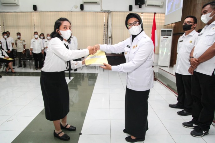 Penyerahan SK Pengangkatan kepada CPNS Pemko Pematang Siantar Formasi Tahun 2021.