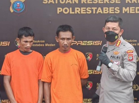 Kedua tersangka.