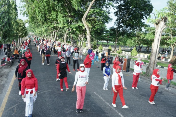 Kegiatan senam masal di Hutan Kota Kisaran. (Istimewa)