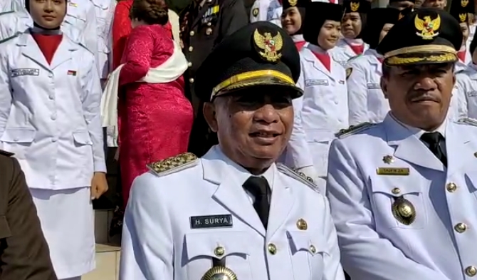 Foto: (Perdana) Suasana pengibaran bendera HUT RI di Asahan.