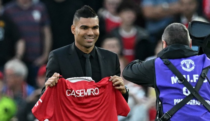 Manchester United secara resmi mengumumkan transfer Casemiro.