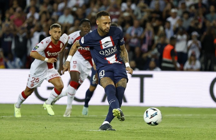 Paris St Germain vs AS Monaco pada pertandiangan Ligue 1 di Paris, 28 Agustis 2022. Neymar menyarangkan gol pertama.