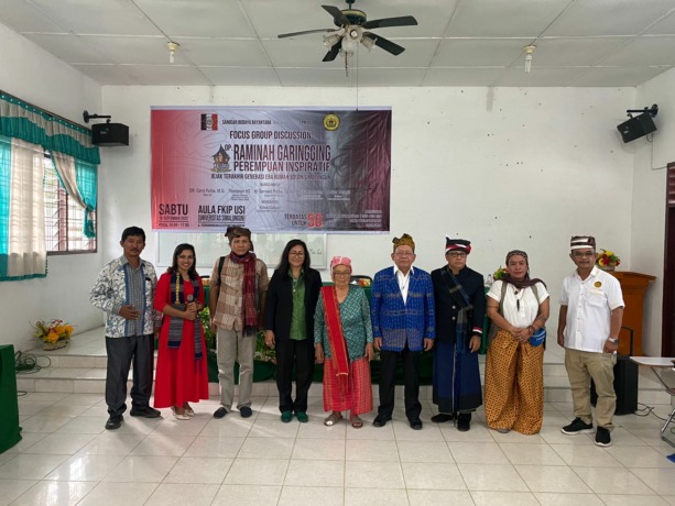 Op Raminah Garingging bersama para pemateri dalam FGD Op Raminah Garingging Perempuan Inspiratif.