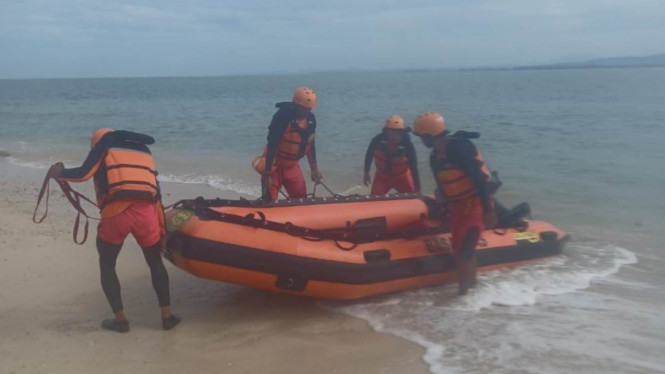 Basarnas usai melakukan pencarian hari ketujuh terhadap ABK KM Sinar Harapan.