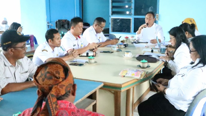 Rapat finalisasi kegiatan promosi pasar tani di Kantor KONI Simalungun Kecamatan Siantar.