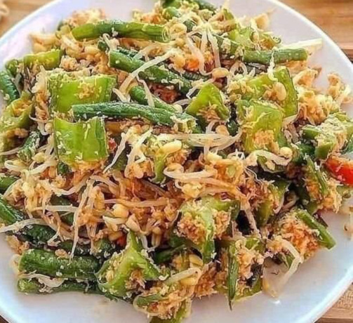 Sayur urap yang disukai banyak orang.