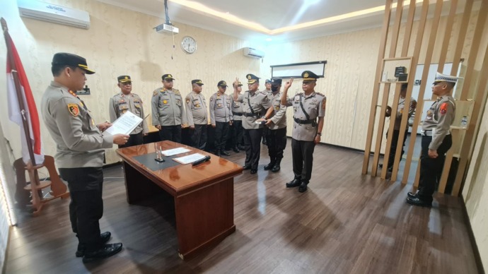 Serahterima jabatan dua Kapolsek di Simalungun.