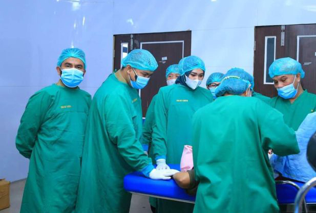 Bupati Labura Hendriyanto Sitorus meninjau pelaksanaan MOW di RSUD Aek Kanopan.(istimewa)