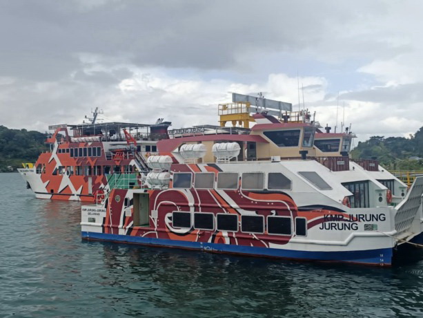 KMP Jurung-Jurung salah satu bus air yang disiapkan PT ASDP untuk melayani masyarakat di kawasan Danau Toba.&nbsp;