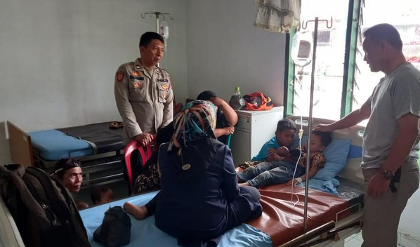 Sampel bakso bakar yang diduga menjadi penyebab 20 anak di Mandailing Natal (Madina), Sumatera Utara, keracunan telah dikirim pihak Dinas Kesehatan Madina ke laboratorium kesehatan (Labkes) untuk tujuan pengujian.