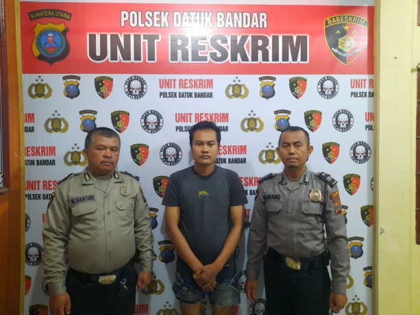 Tersangka penggelapan sepeda motor.
