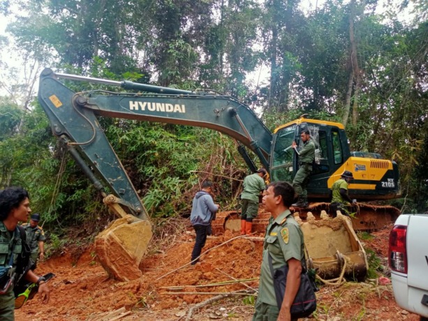 Tim gabungan Gakkum KLHK dalam operasi penindakan di kawasan TNBG Mandailing Natal, 23 Mei 2022 lalu.