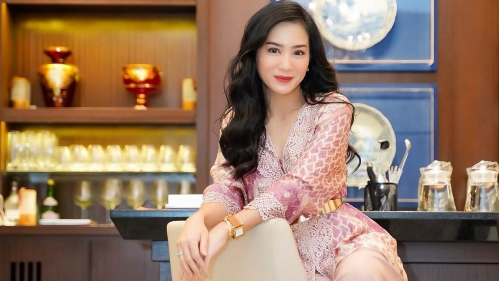 Bunga Zainal.