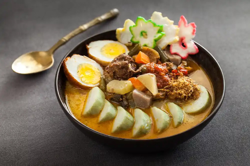 Lontong sayur.