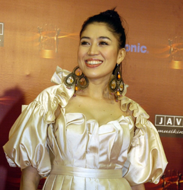Penyanyi R&B, Sania.