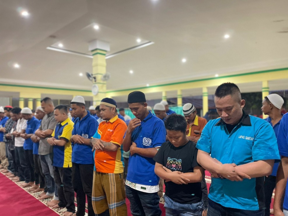 WBP Lapas Siantar melaksanakan Sholat Tarawih di Bulan Ramadhan.