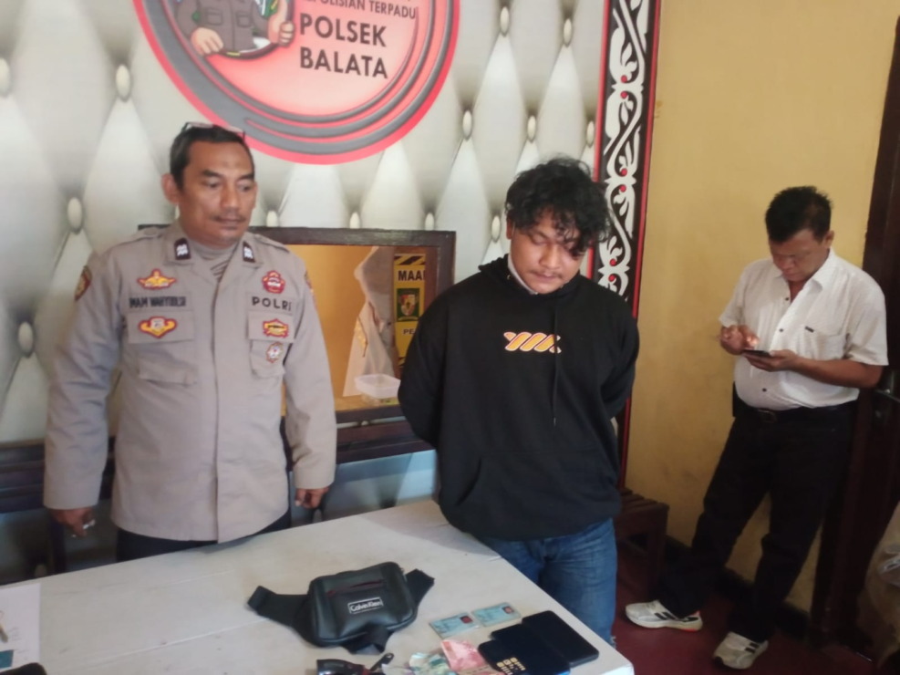 Paye Samosir, polisi gadungan yang merampok supir truk pengangkut kotoran ayam. (f: Polres Siantar)