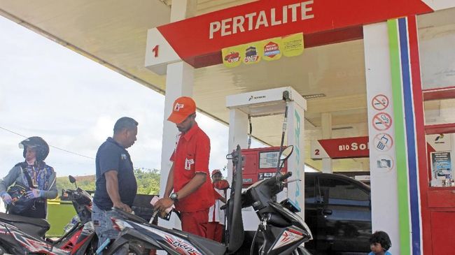 Pertalite-Ilustrasi. Pembelian Pertaline akan dibatas berdasarkan kapasitas cc mesin.