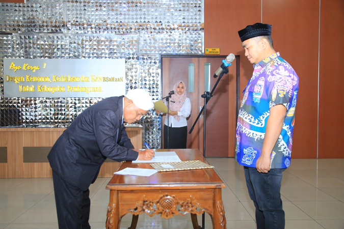 Bupati Labura H Hendriyanto Sitorus SE MM dan Tuan Guru Drs H Hasan Maksum Tanjung MA.