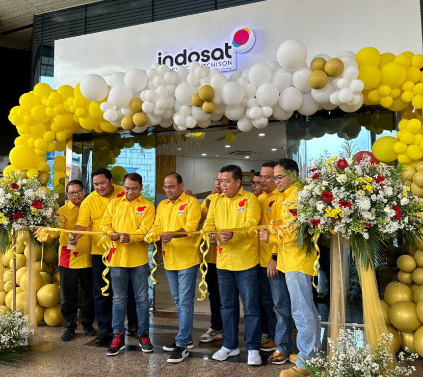 Pembaruan Gerai IM3 mengusung konsep layanan Fast, Simple & Flexible, menghadirkan perangkat, sistem baru, dan solusi yang lebih cepat melalui pelayanan digital.
