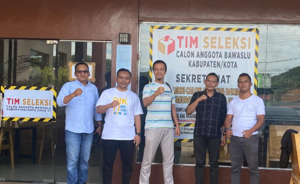 Tim Seleksi (Timsel) Bawaslu Kabupaten/Kota Zona VI Sumut. (Foto: Dok)