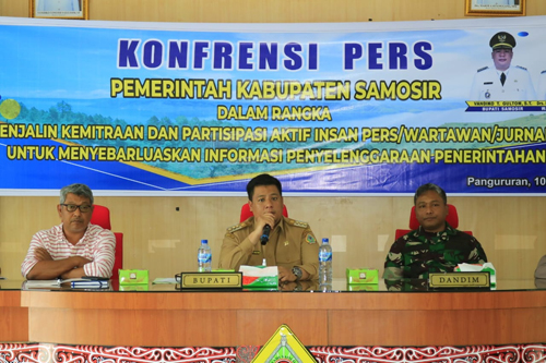 Bupati Samosir Vandiko T. Gultom ST dan Dandim 0210/TU Letkol Inf Hari Sandra.