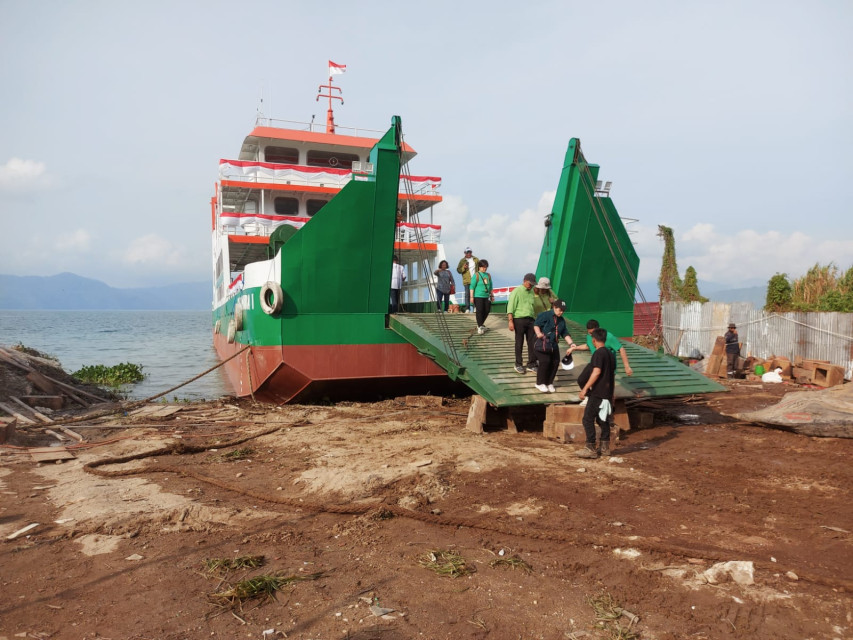KMP Tao Toba 1 kembali berlayar di Danau Toba setelah satu tahun naik docking.