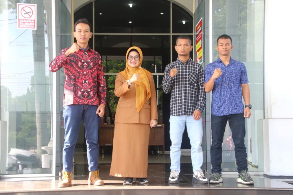 Dua atlet PSSC yang akan bertanding di One Pride MMA.