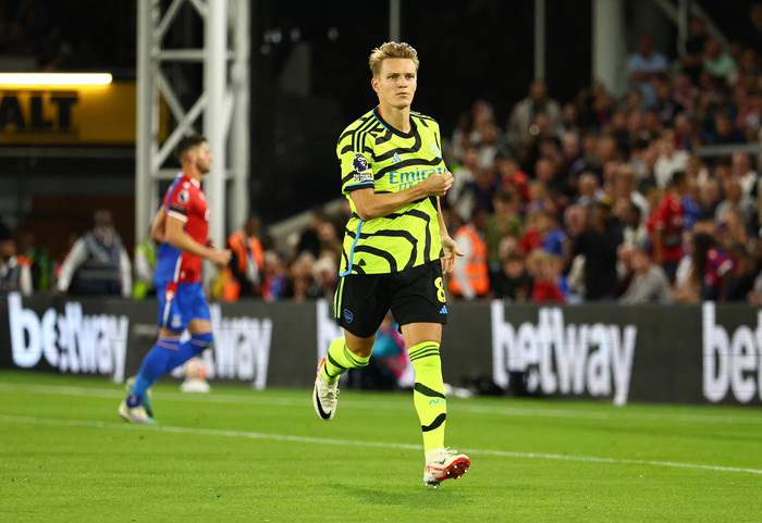 Arsenal menang lagi dalam lanjutan Liga Inggris.