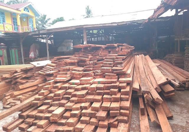 Kilang kayu-ilustrasi.