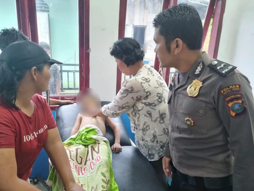 Foto: Dok Polres Tapteng  Kenzo korban hanyut saat mendapat pertolongan di Puskesmas Sitahuis