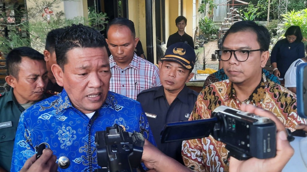 (RIDWAN BUTARBUTAR/NEW TAPANULI), Wawako Sibolga Pantas Tobing dan Kepala KPw BI Sibolga Yuliansah Andrias saat memberikan keterangan pers kepada wartawan.