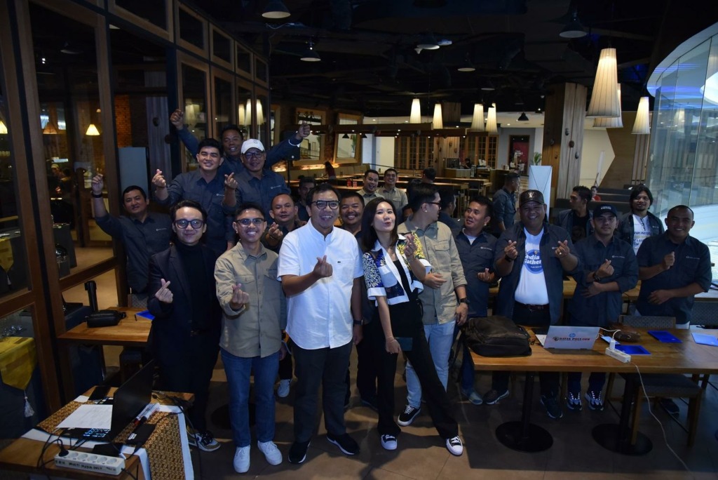 Kepala Kantor Perwakilan BI Sibolga Yuliansah Andrias foto bersama jurnalis usai pembukaan acara Capacity Building Wartawan Ekonomi di Wayang Bistro, Mall Kota Kasablanka, Jakarta, Kamis (7/9) lalu.